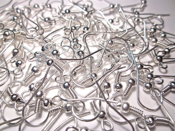 100 Stück Ohrhaken mit Spule in der Farbe Silber. Geralin Gioielli